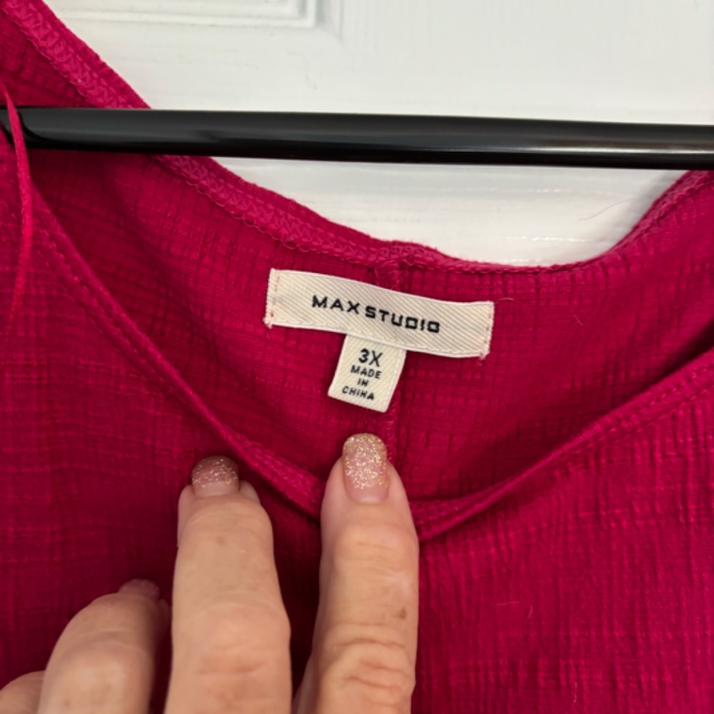 Max Studio 3X stretch Raspberry top. - Picture 3 of 4